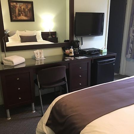 Auberge Centre Ville Chicoutimi Buitenkant foto