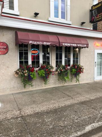 Auberge Centre Ville Chicoutimi Buitenkant foto