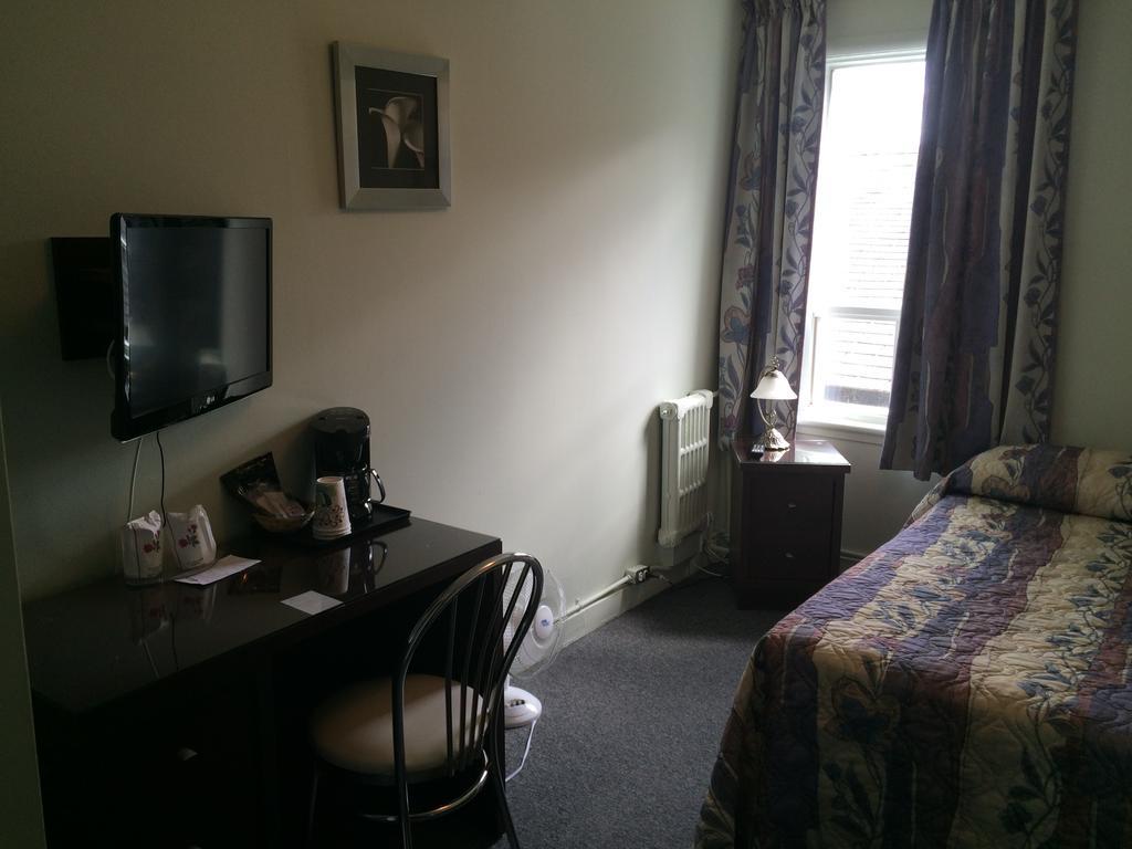 Auberge Centre Ville Chicoutimi Kamer foto