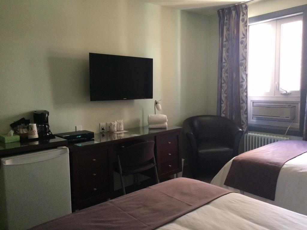 Auberge Centre Ville Chicoutimi Buitenkant foto