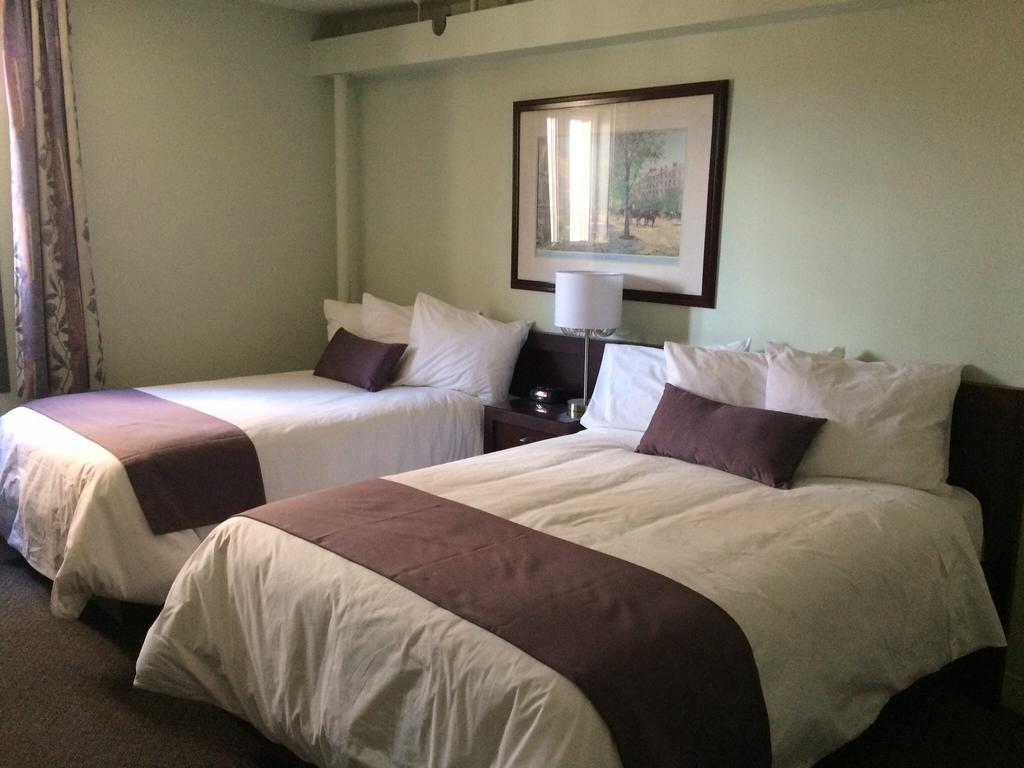 Auberge Centre Ville Chicoutimi Buitenkant foto
