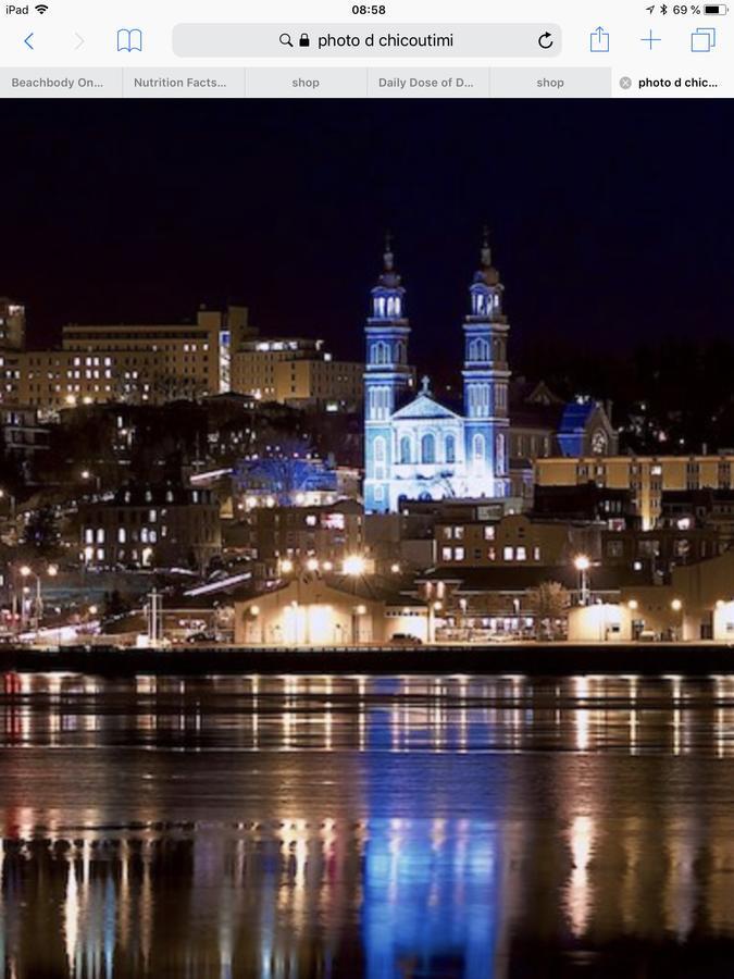 Auberge Centre Ville Chicoutimi Buitenkant foto
