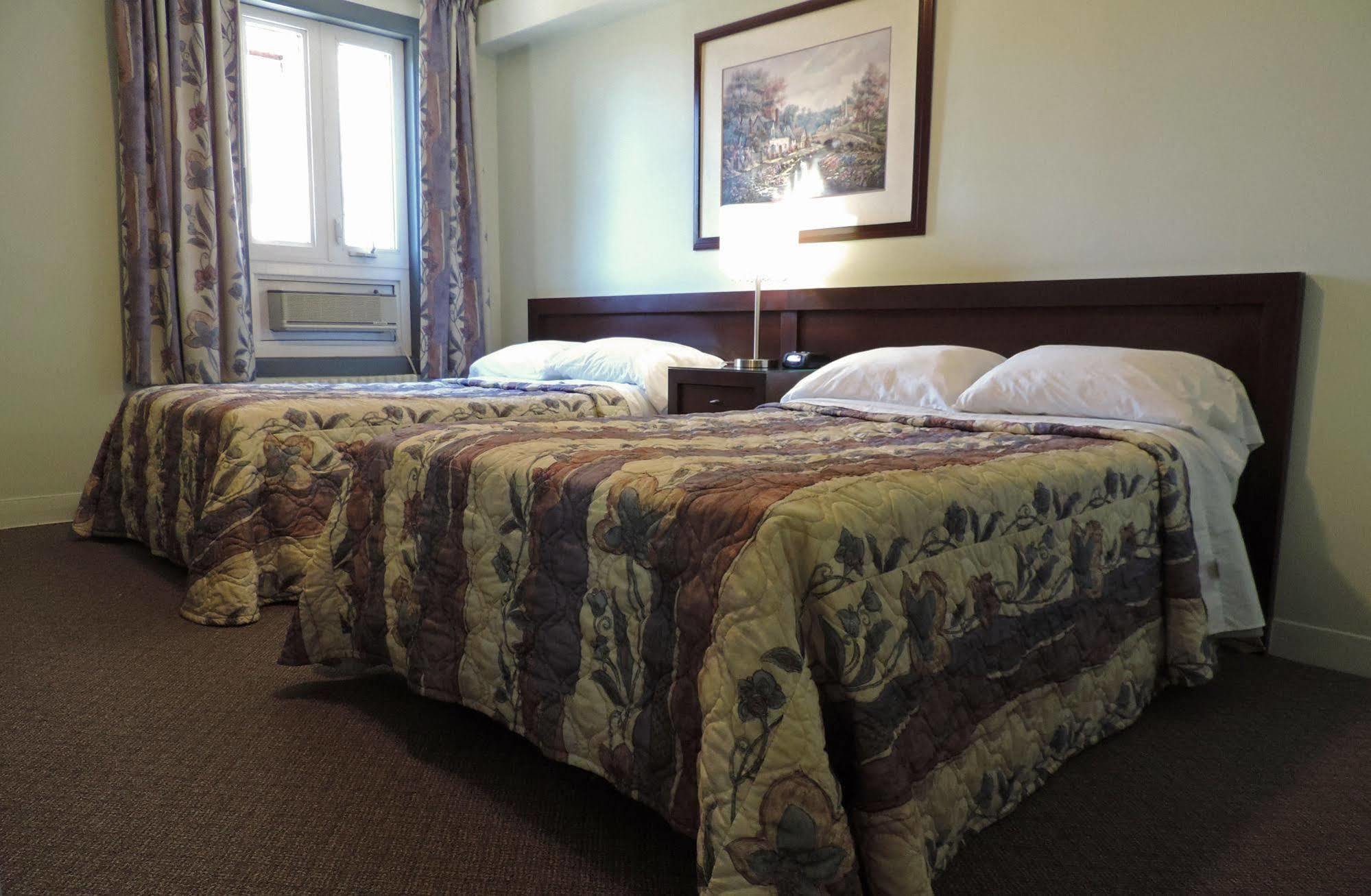 Auberge Centre Ville Chicoutimi Buitenkant foto